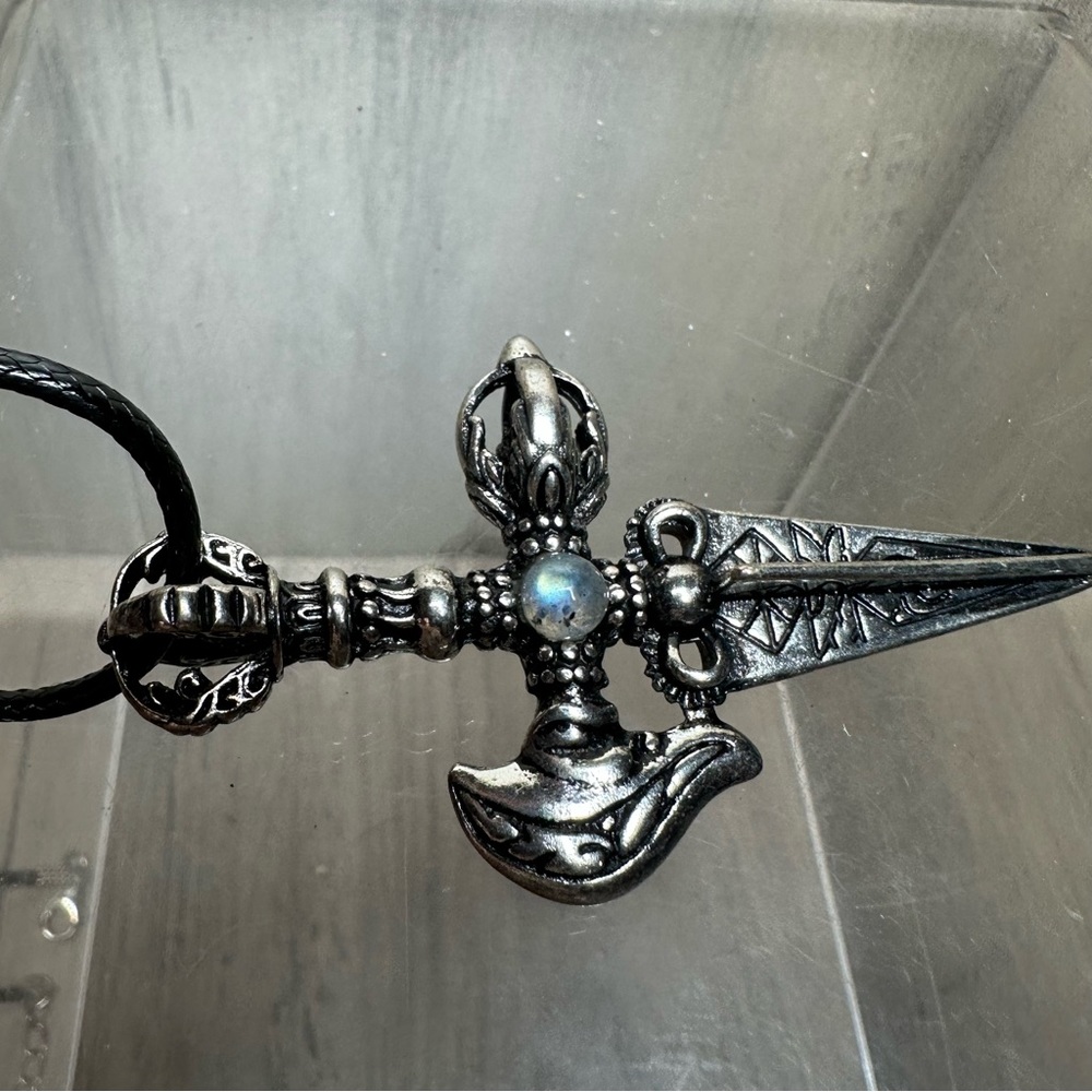 Labradorite Crystal Stone Dagger Sword Necklace Pendant - Picture 5 of 8